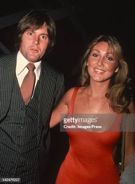 4,084 Linda Thompson Photos & High